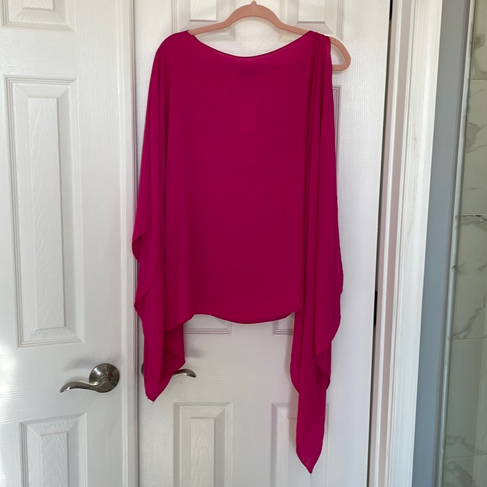 VINCE CAMUTO HOT PINK poncho style boatneck TOP Blouse 1 open shoulder Size M - Picture 3 of 9